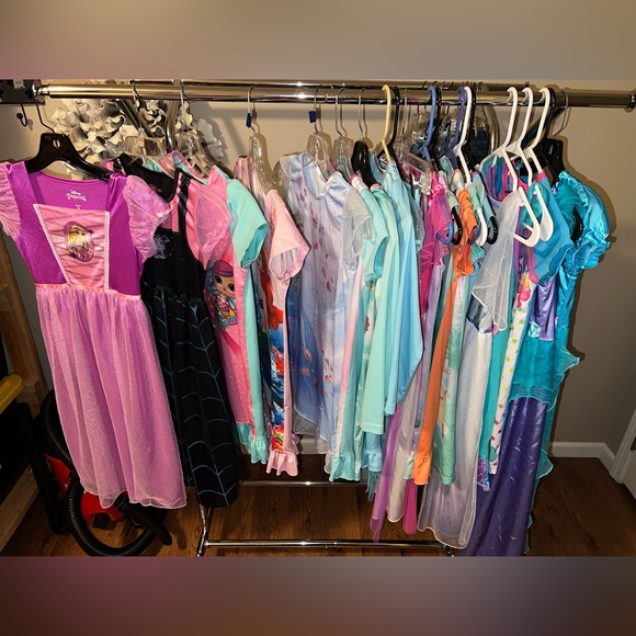 19 Assorted Girls' pajama dresses size 7/8